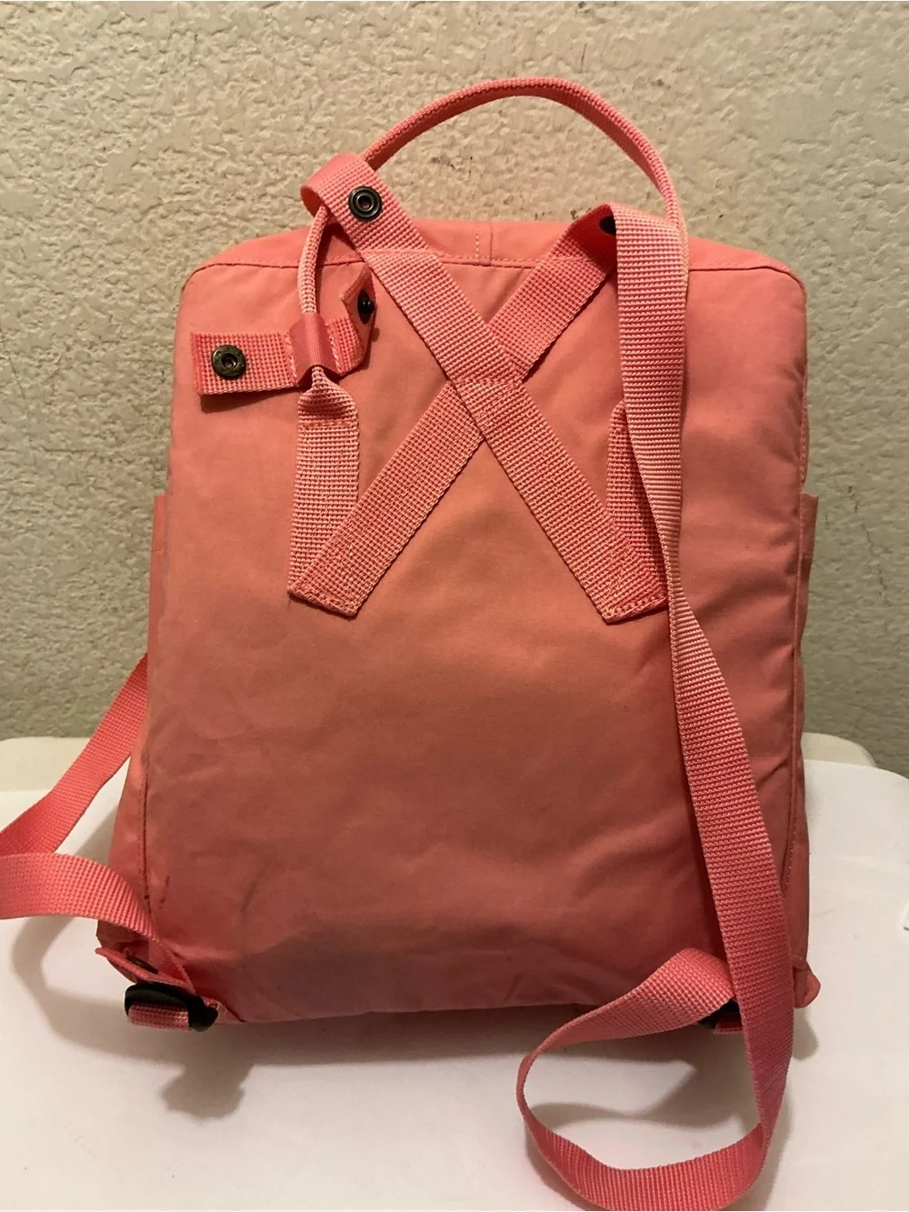 Fjallraven Kånken Backpack in Coral Pink
